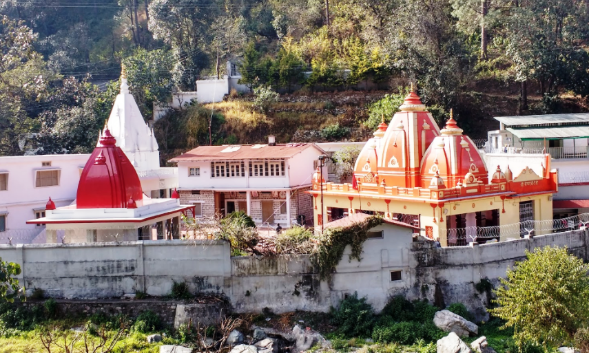 kainchi dham images 3