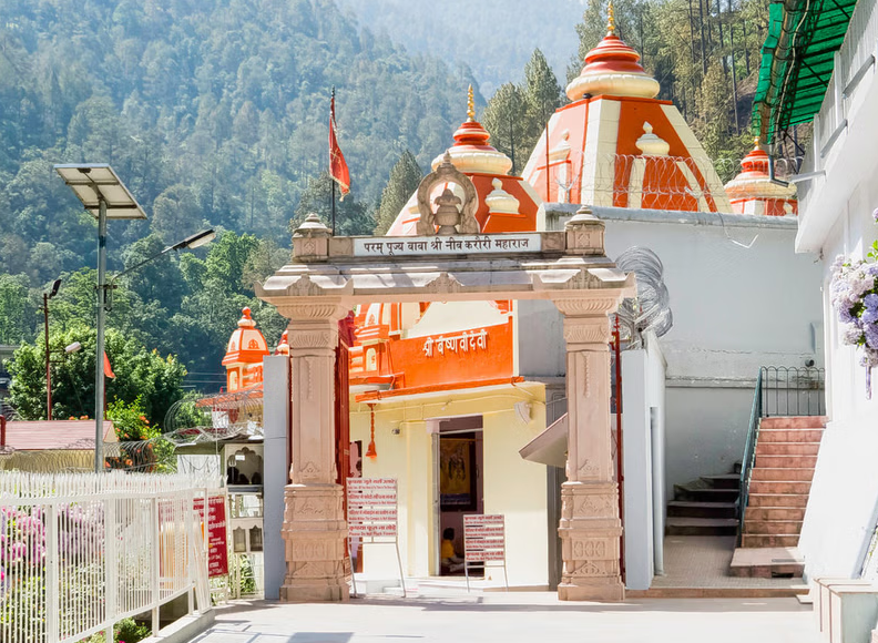 kainchi dham images 4